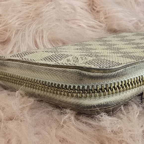 Louis Vuitton Damier Azur Zippy Wallet - Picture 10 of 16